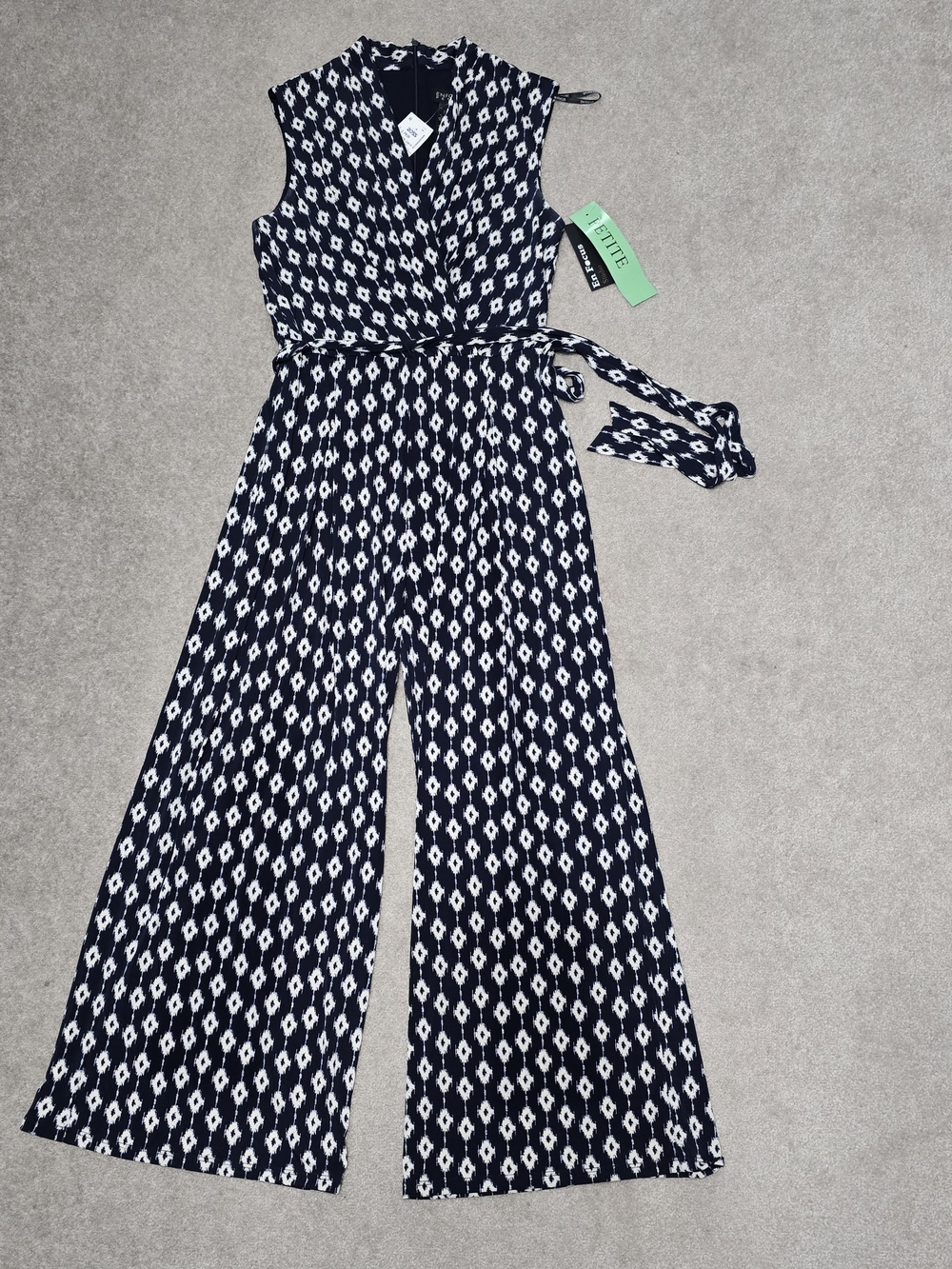 NWT Enfocus Navy & White Jumper Womens, Petite Size 8P
